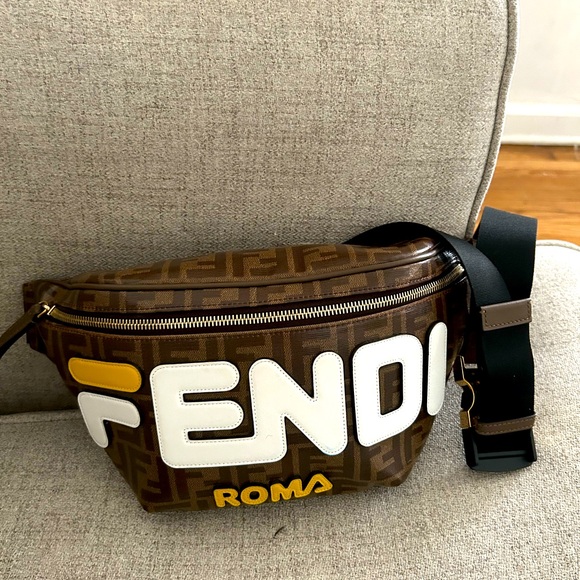 Fendi Logo Brown Belt Bag with White and Yellow Details - Picture 1 of 7